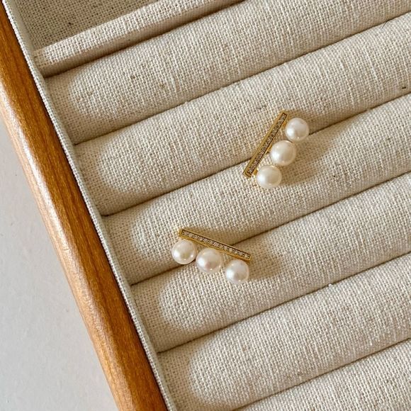 Genuine Freshwater Pearl Balance Gold Dainty Earrings - Picture 4 of 6